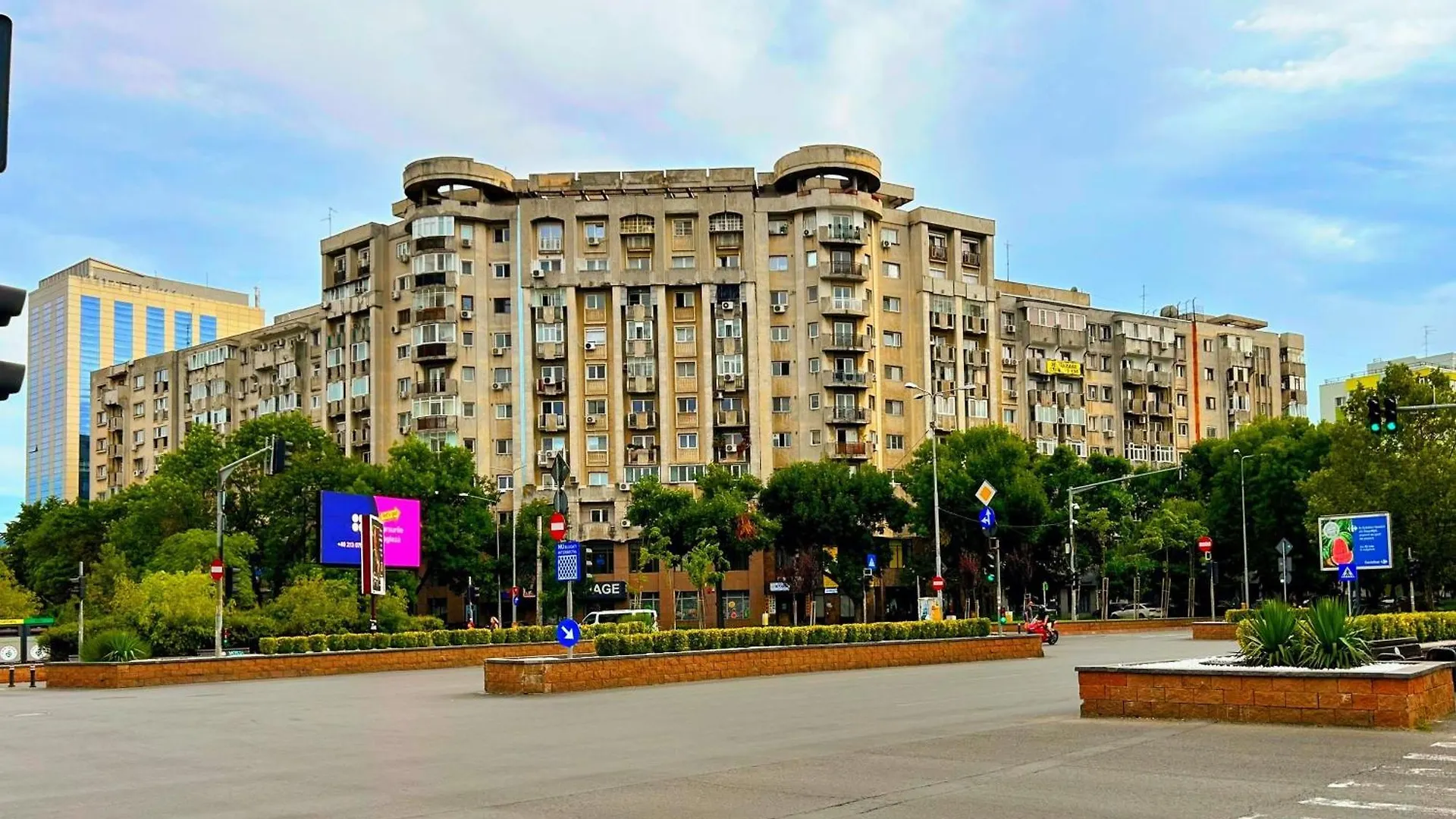 Apartment Palace Of Parliament Bucureşti
