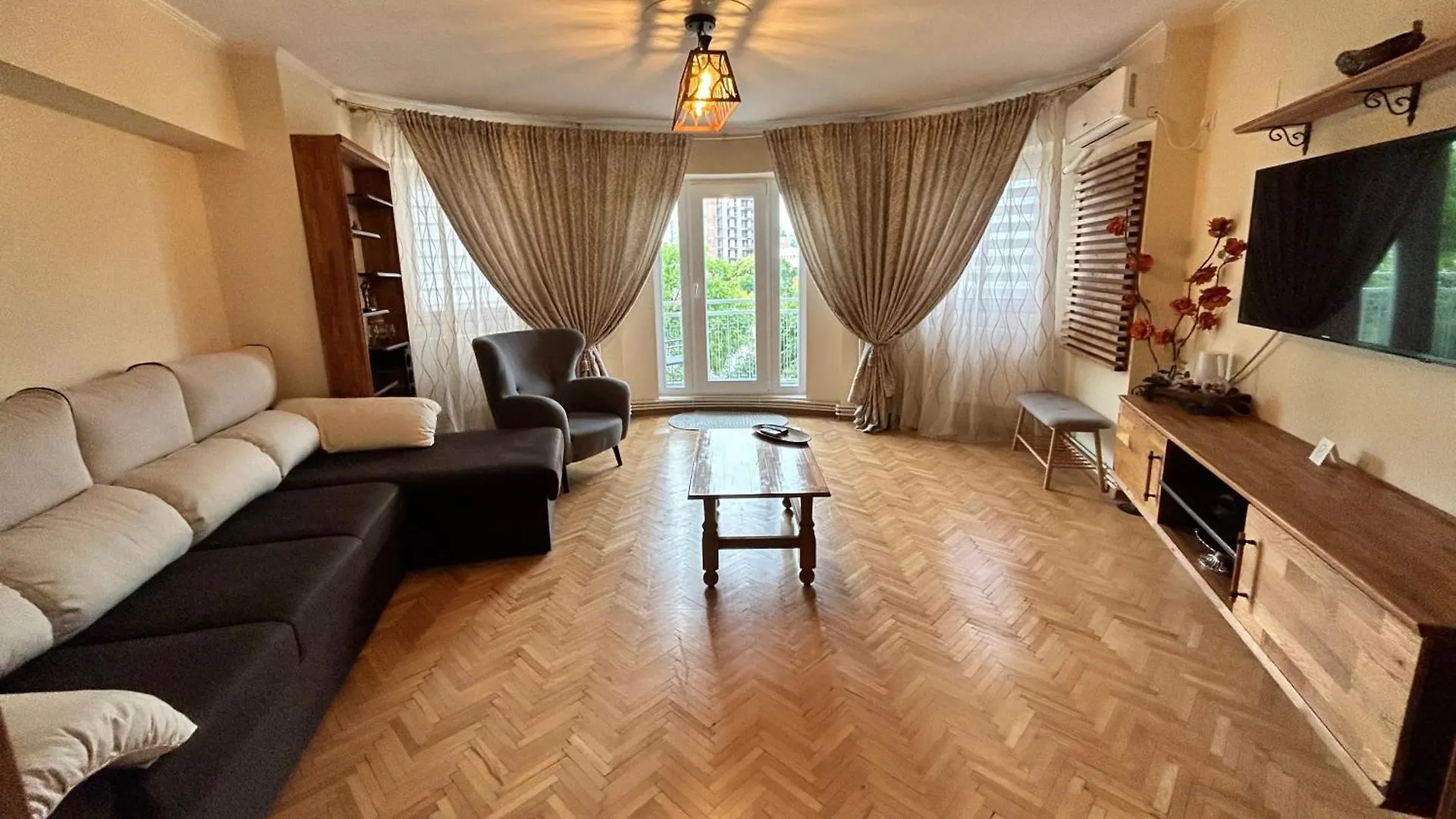Apartment Palace Of Parliament Bucureşti
